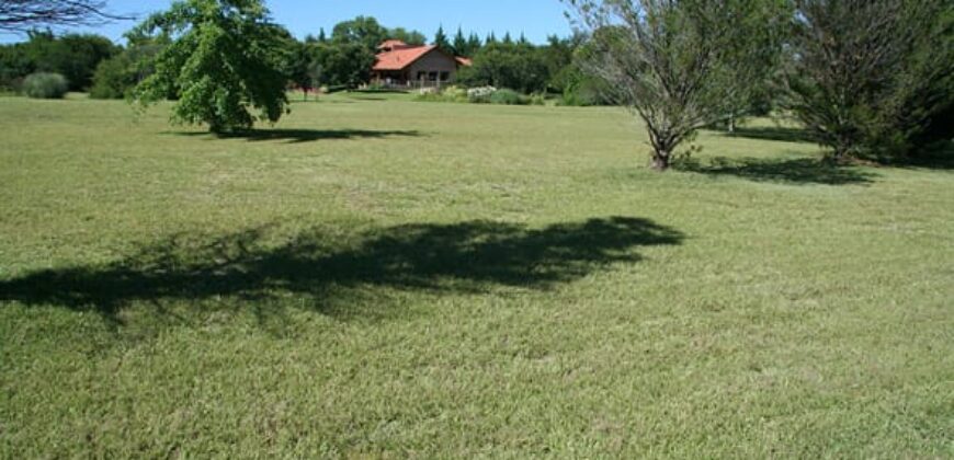 Imponente chalet con piscina infinita y costa de río en El Alto de Nono (RETASADA)