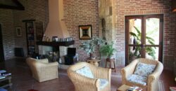 Imponente chalet con piscina infinita y costa de río en El Alto de Nono (RETASADA)