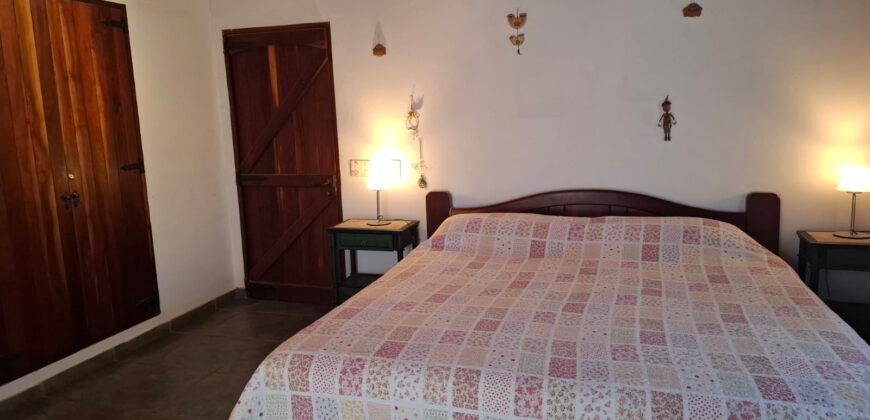 Imponente chalet con piscina infinita y costa de río en El Alto de Nono (RETASADA)