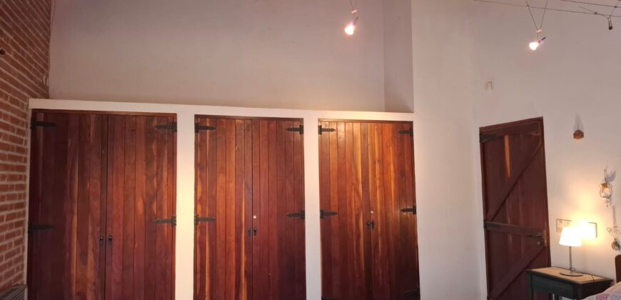 Imponente chalet con piscina infinita y costa de río en El Alto de Nono (RETASADA)