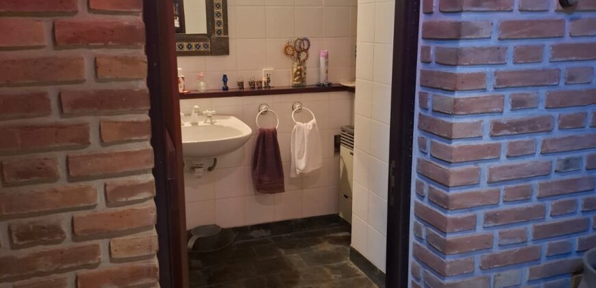 Imponente chalet con piscina infinita y costa de río en El Alto de Nono (RETASADA)