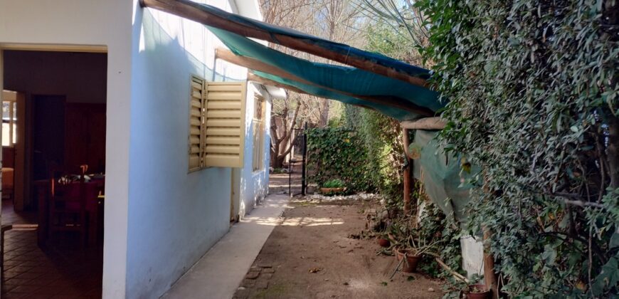 Casa con departamento independiente en Mina Clavero