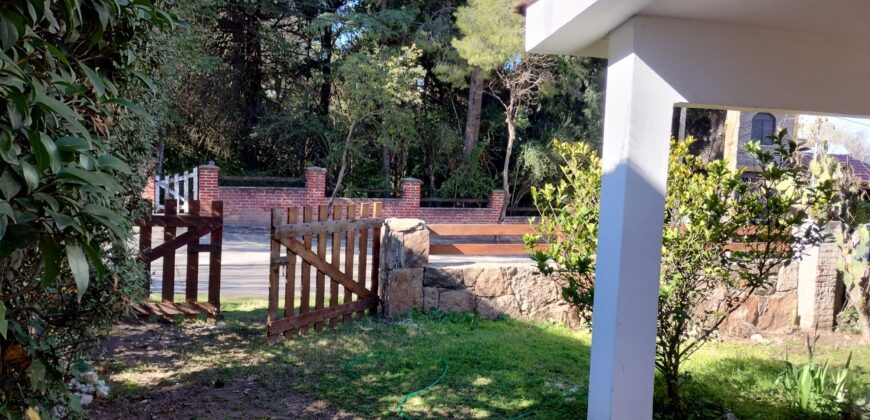 Casa con departamento independiente en Mina Clavero