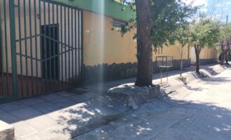 Importante esquina céntrica (ex hospedaje) con vivienda en Nono