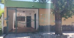 Importante esquina céntrica (ex hospedaje) con vivienda en Nono