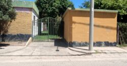Importante esquina céntrica (ex hospedaje) con vivienda en Nono