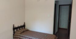 Importante esquina céntrica (ex hospedaje) con vivienda en Nono