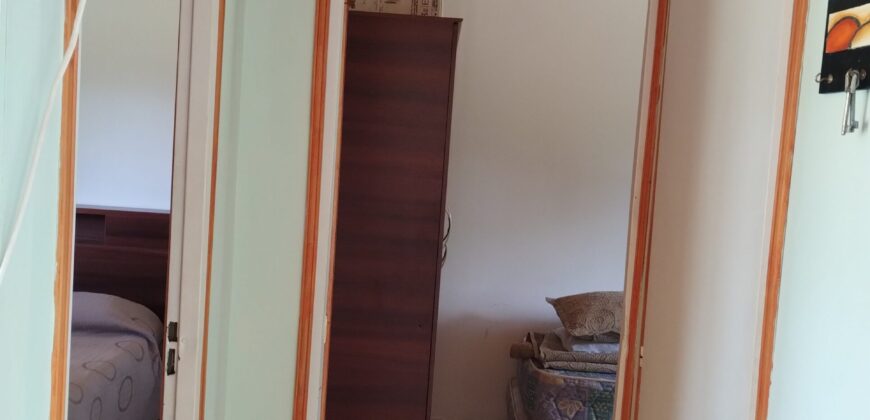 Amplio terreno con 3 viviendas, 2 piletas y vistas únicas en Las Calles