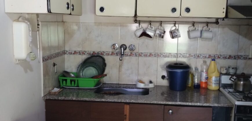 Amplio terreno con 3 viviendas, 2 piletas y vistas únicas en Las Calles