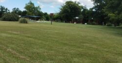 Amplio terreno con 3 viviendas, 2 piletas y vistas únicas en Las Calles