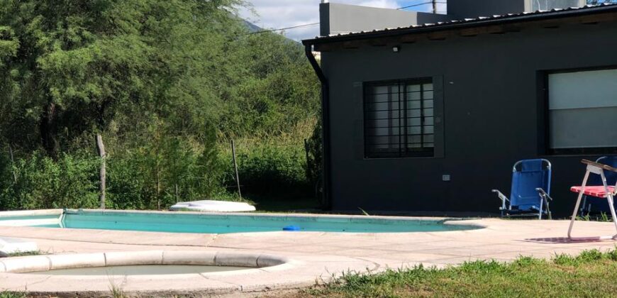 Linda casa 2 dormitorios con piscina e hidromasaje en Las Rabonas