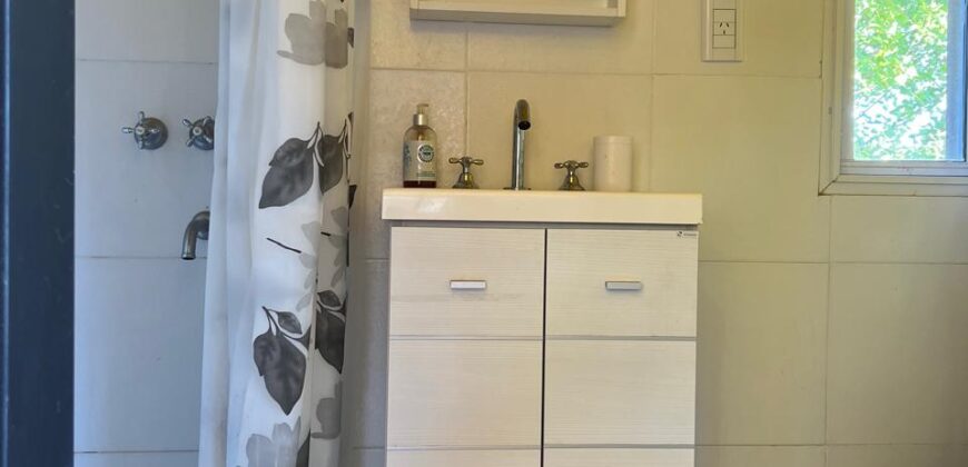 Importante inmueble con casa principal, departamentos, piscina e impactantes vistas en Nono