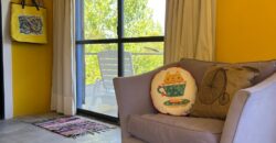 Importante inmueble con casa principal, departamentos, piscina e impactantes vistas en Nono