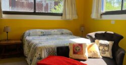 Importante inmueble con casa principal, departamentos, piscina e impactantes vistas en Nono