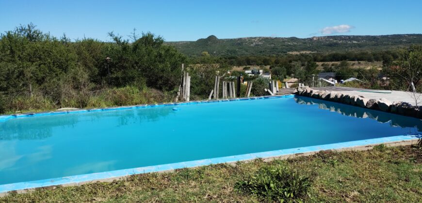 Importante inmueble con casa principal, departamentos, piscina e impactantes vistas en Nono