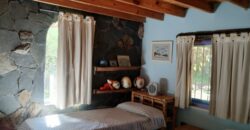 Importante inmueble con casa principal, departamentos, piscina e impactantes vistas en Nono