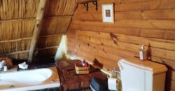 Importante inmueble con casa principal, departamentos, piscina e impactantes vistas en Nono