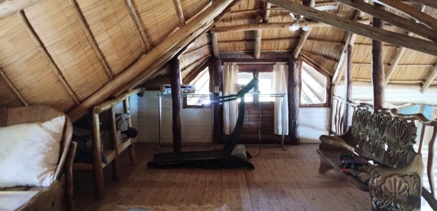 Importante inmueble con casa principal, departamentos, piscina e impactantes vistas en Nono