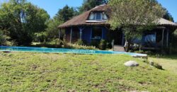 Importante inmueble con casa principal, departamentos, piscina e impactantes vistas en Nono