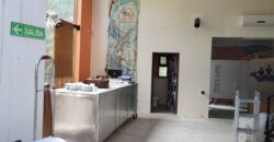 Importante inmueble con casa principal, departamentos, piscina e impactantes vistas en Nono