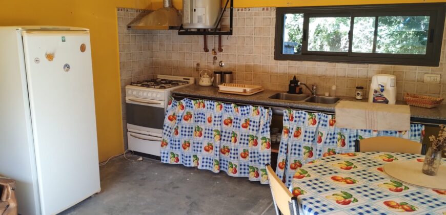 Importante inmueble con casa principal, departamentos, piscina e impactantes vistas en Nono