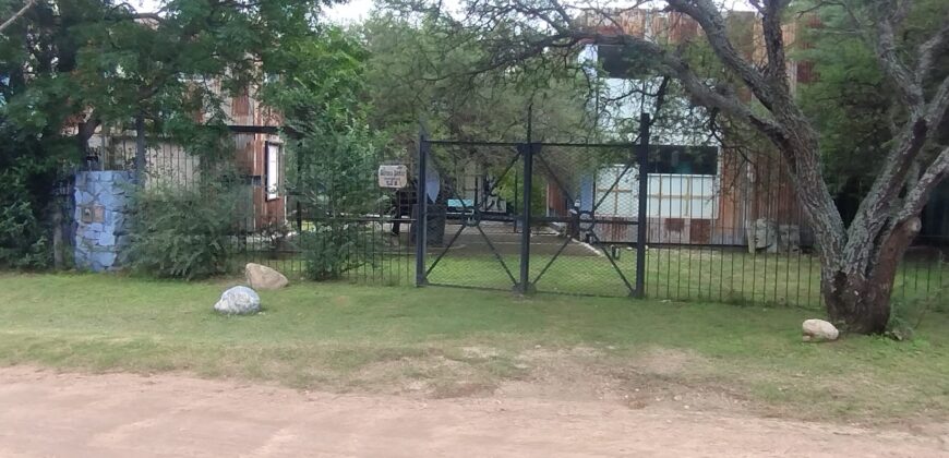 Importante inmueble con casa principal, departamentos, piscina e impactantes vistas en Nono