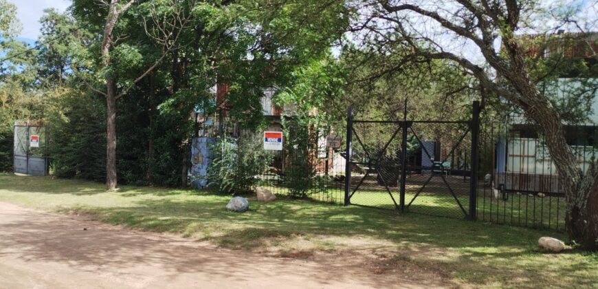 Importante inmueble con casa principal, departamentos, piscina e impactantes vistas en Nono