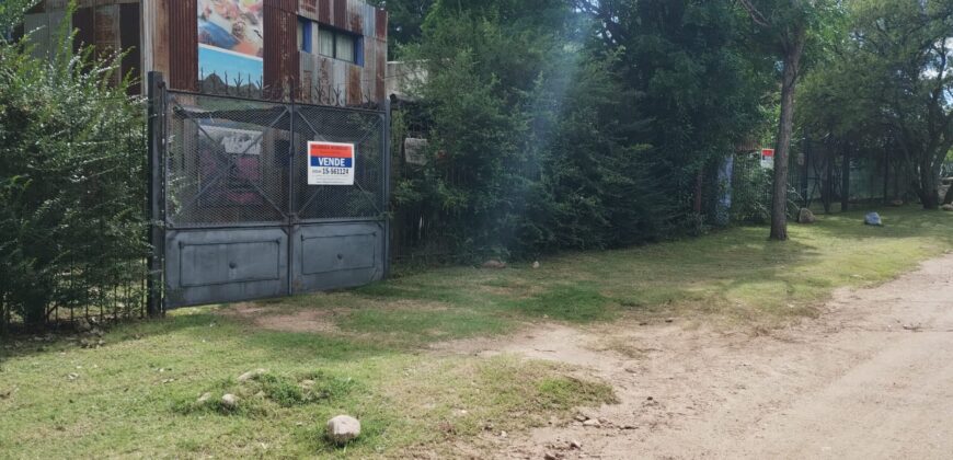 Importante inmueble con casa principal, departamentos, piscina e impactantes vistas en Nono