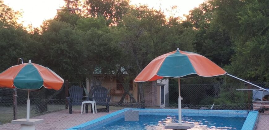 Complejo de 6 cabañas, casa, pileta en «El Alto» de Nono
