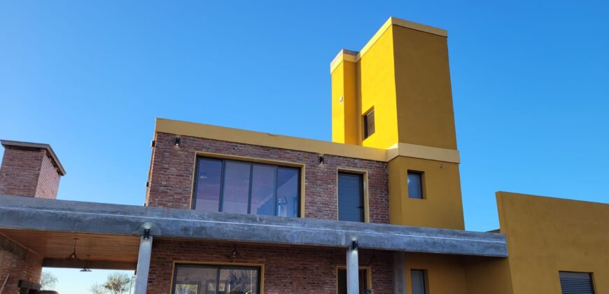 Casa nueva de 2 plantas 3 dormitorios en B° Terrazas del Valle, Arroyo de los Patos