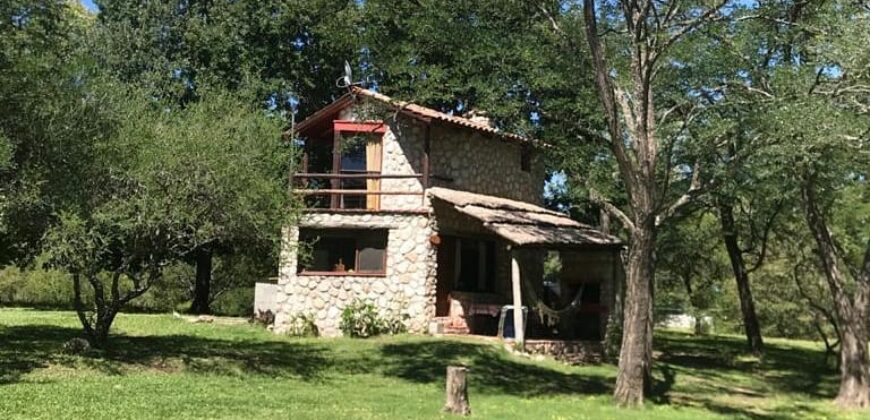 Complejo de cabañas con costa de río en «El Alto» Nono